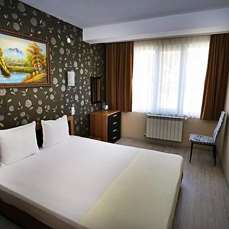 Apart Hotel Central Momcziłgrad Zewnętrze zdjęcie