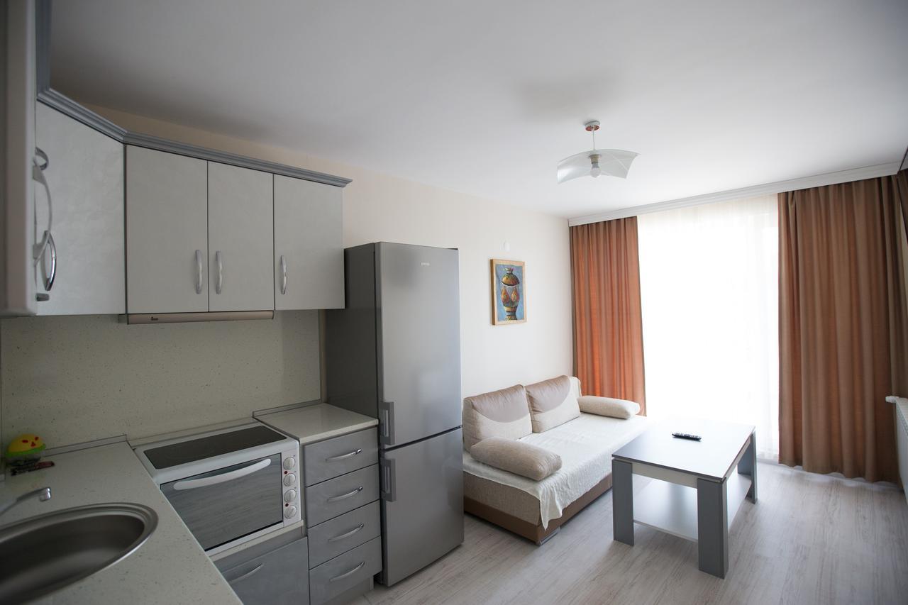 Apart Hotel Central Momcziłgrad Zewnętrze zdjęcie