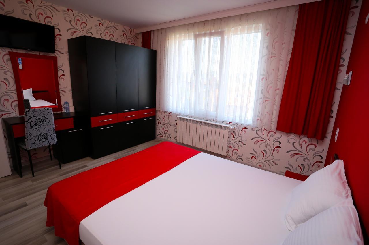 Apart Hotel Central Momcziłgrad Zewnętrze zdjęcie