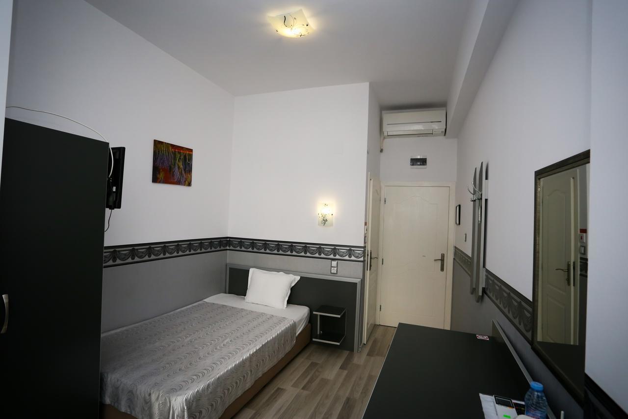 Apart Hotel Central Momcziłgrad Zewnętrze zdjęcie