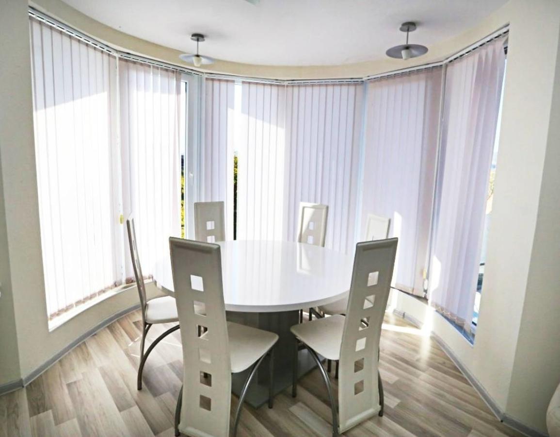 Apart Hotel Central Momcziłgrad Zewnętrze zdjęcie
