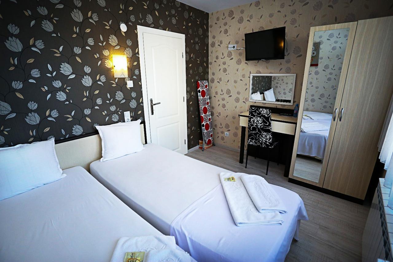 Apart Hotel Central Momcziłgrad Zewnętrze zdjęcie
