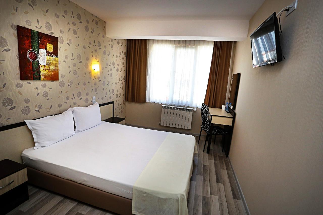 Apart Hotel Central Momcziłgrad Zewnętrze zdjęcie